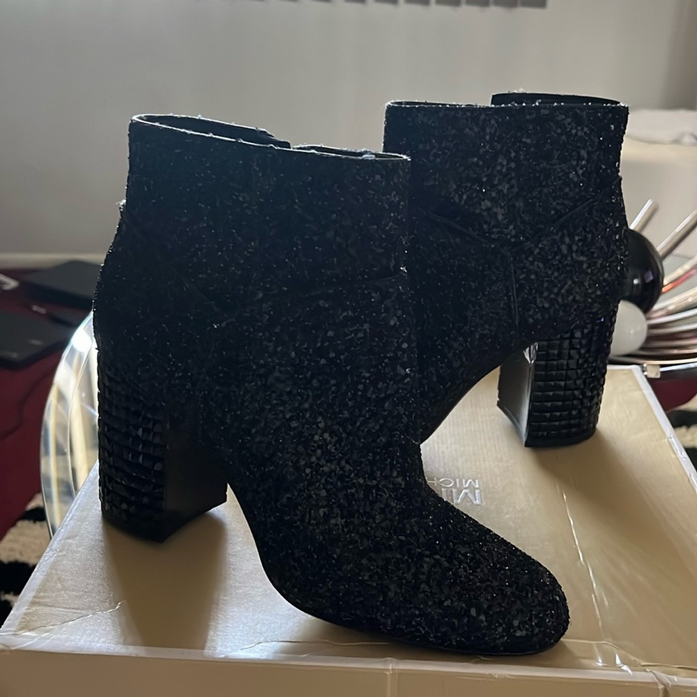 Elegant Black Ankle Boots